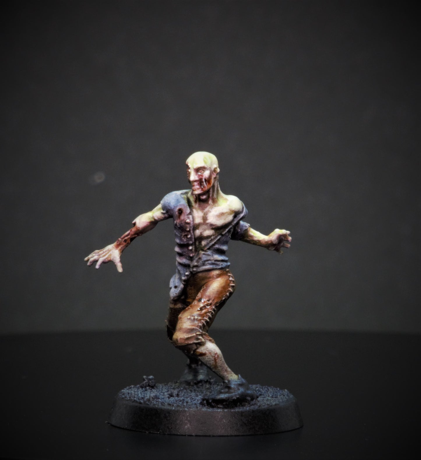 RPG/Tabletop Gaming Miniature - Zombie Merchant - Unpainted